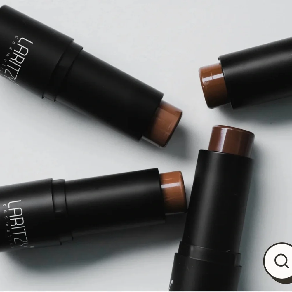 Laritzy Cosmetics highlighted item